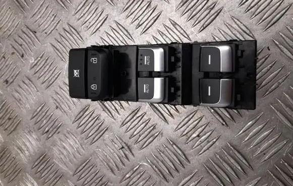 KIA Sportage Electric window control switch 93570F1570