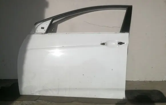Hyundai i40 Front door