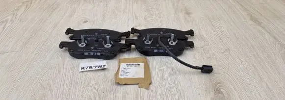Maserati Levante Brake pads (front) 673011564