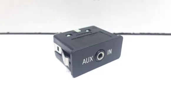 BMW X5 E70 AUX in-socket connector 6986791 61316986791