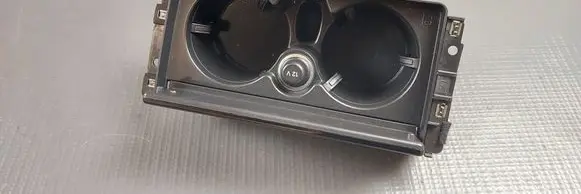 Audi SQ7 Cup holder 4M8862533A