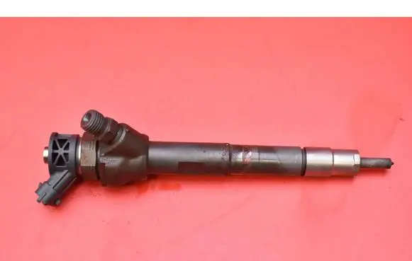 Jaguar XE Fuel injector G4D3-9K506-AA