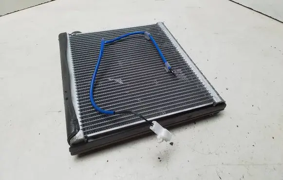 Toyota Avensis T250 Air conditioning (A/C) radiator (interior) 03f24215