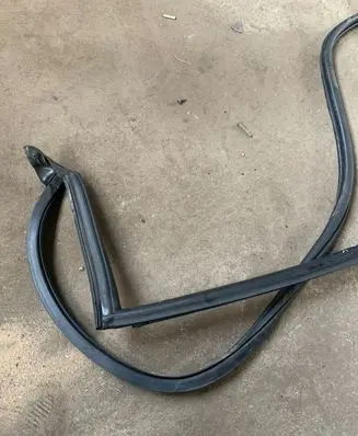 Volkswagen Beetle A5 Front door rubber seal 