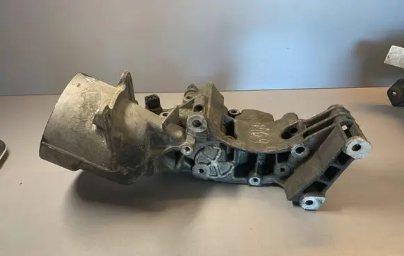 BMW X3 E83 Oil filter cover 1713838 11421713838