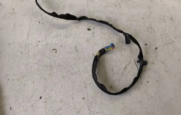 Opel Vivaro Third row seat belt 