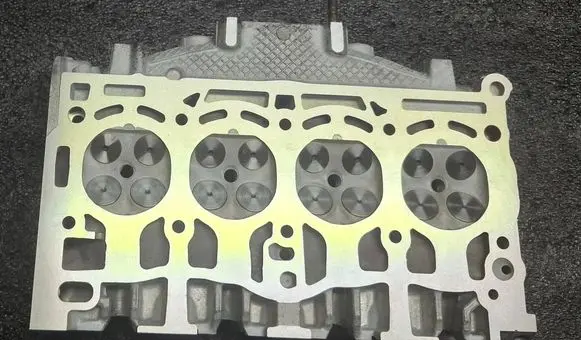 Volkswagen Polo V 6R Engine head 04E103404N