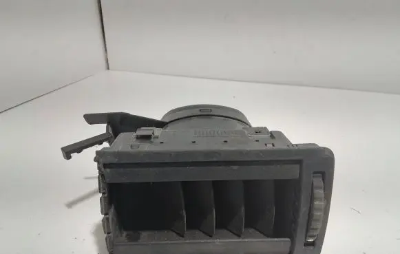 Skoda Octavia Mk1 (1U) Dash center air vent grill 1U0820951