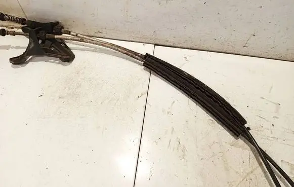 Skoda Octavia Mk2 (1Z) Gear shift cable linkage 1k0711266t