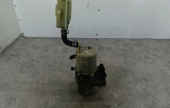 Mazda 3 II Power steering pump JTEKT