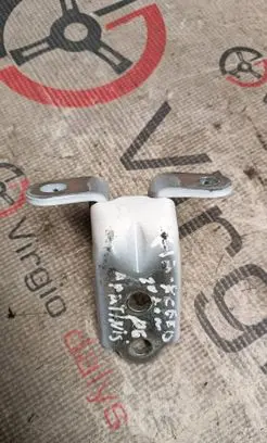 KIA Xceed Rear door lower hinge