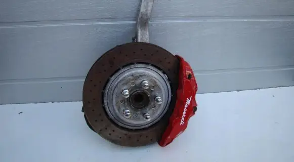 Maserati Ghibli Front wheel hub spindle knuckle