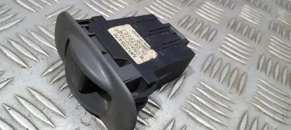 Mitsubishi Galant Electric window control switch MR225476 067056