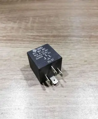 Volkswagen PASSAT B5 Other relay 357907467 WL061237007 153