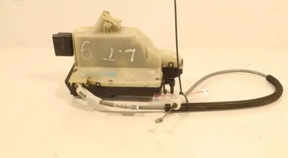 Citroen C4 II Picasso Rear door lock 9685351980