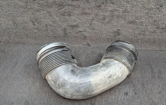 Audi Q7 4M Air intake duct part 059129616B 059129616S