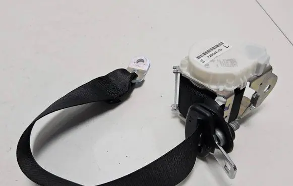 BMW M6 Rear seatbelt 7226441