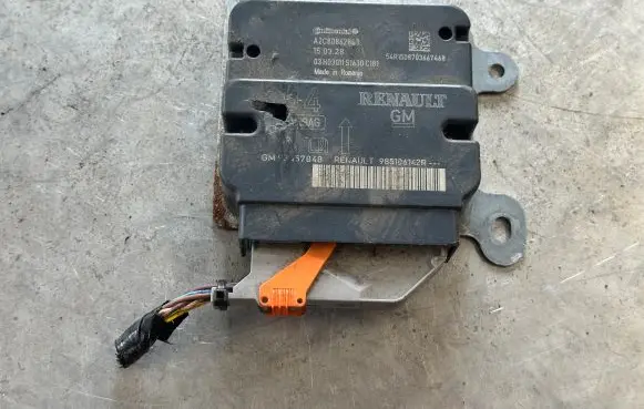 Renault Trafic III (X82) Airbag control unit/module 985106142R