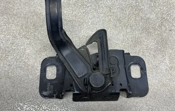 Opel Astra J Engine bonnet/hood lock/catch 13345631