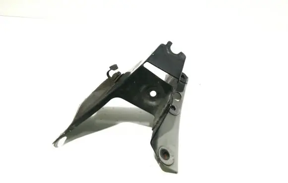 Audi A7 S7 4G Fender mounting bracket 4G8821135D