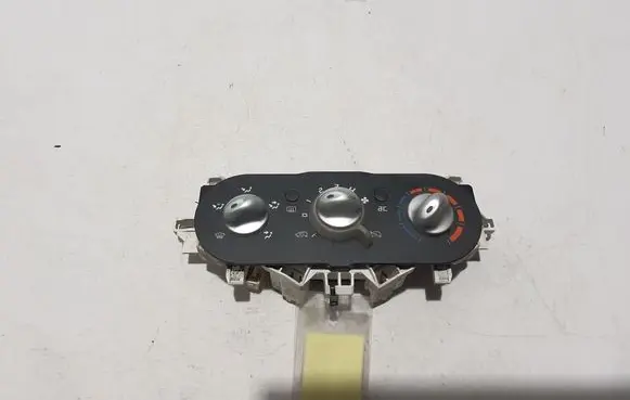 Renault Twingo II Air conditioner control unit module 7701067954