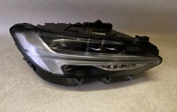 Volvo S90, V90 Headlight/headlamp 31655729