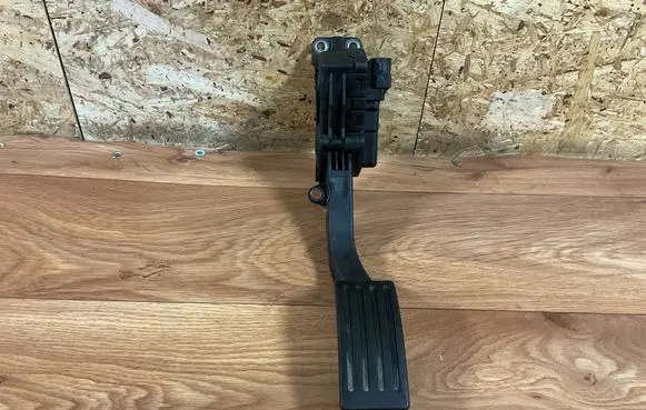 Ford Focus Accelerator throttle pedal 4M519F836AJ 6PV00864162