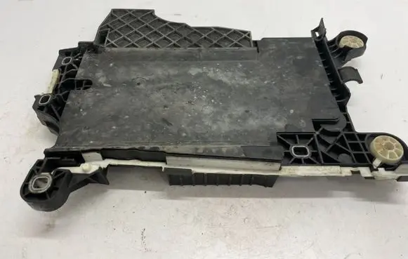 BMW 1 F40 Battery tray 9387574
