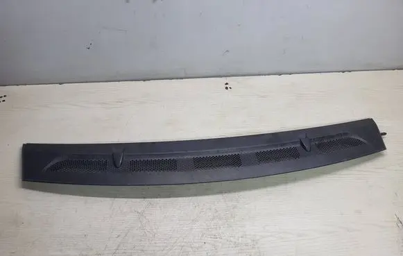 Mercedes-Benz B W245 Wiper trim A1698360018
