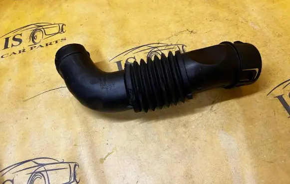 Ford Explorer VI Air intake hose/pipe M1M39C675BA