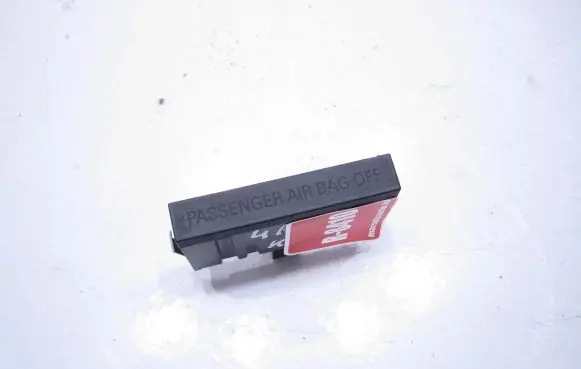 Passenger airbag on/off switch