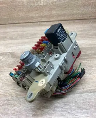 Rover 214 - 216 - 220 Fuse module YWC104500 52010268D