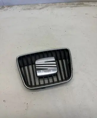 Seat Cordoba (6K) Front grill 6K0853654D
