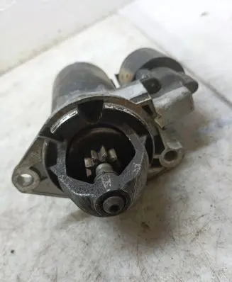Opel Vectra B Starter motor 1005821700 0001107045