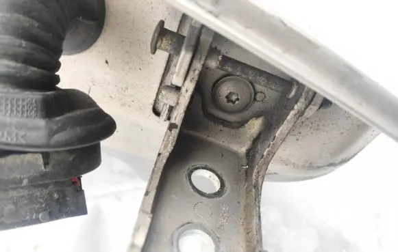 Citroen C3 Rear door lower hinge