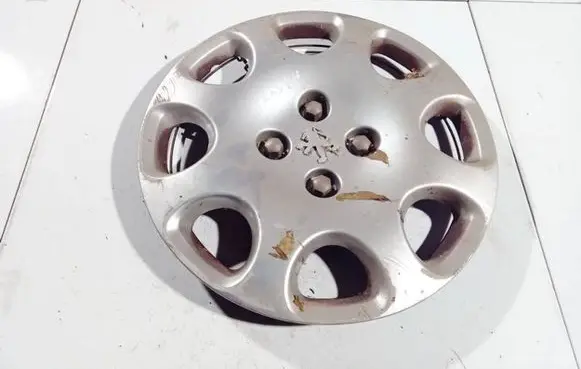 Peugeot 406 R15 wheel hub/cap/trim 9601m010