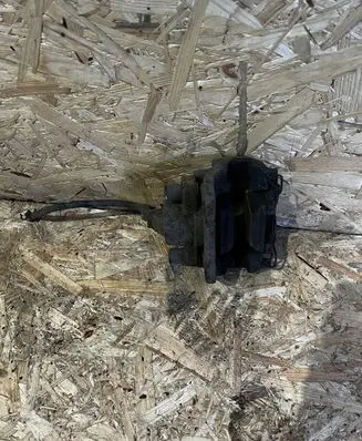 Rear brake caliper