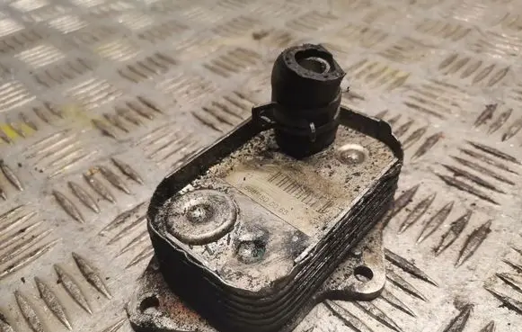 Mercedes-Benz A W168 Gearbox / Transmission oil cooler 6681800065