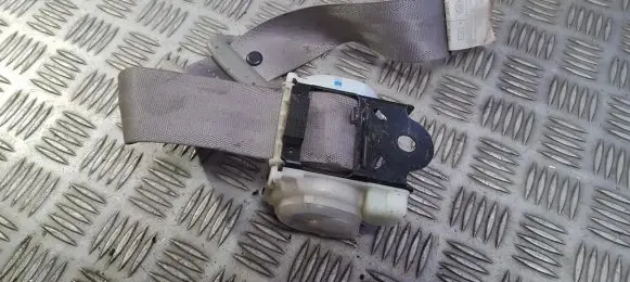 Mazda 626 Rear seatbelt G18K