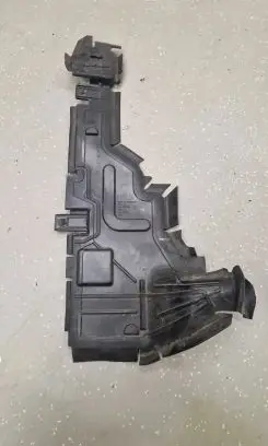 Audi Q7 4M Radiator cooling fan shroud 4M0121284B