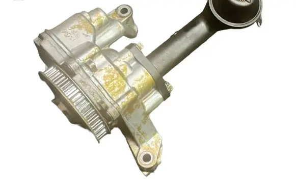 Volkswagen Golf VI Oil pump 03L115105C