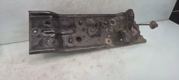 Jeep Grand Cherokee (WK) Spare wheel mounting bracket 