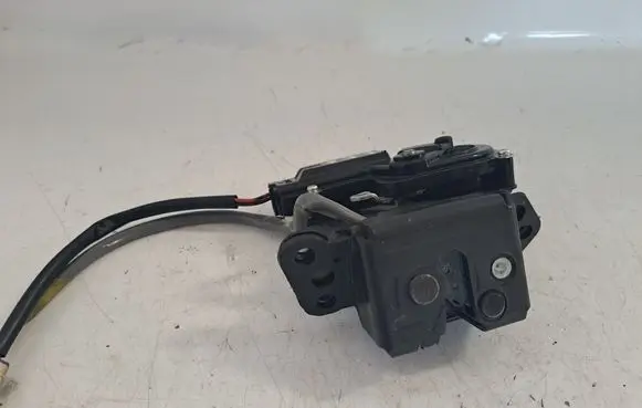 Toyota Corolla Verso AR10 Tailgate/trunk/boot lock/catch/latch 6935005051