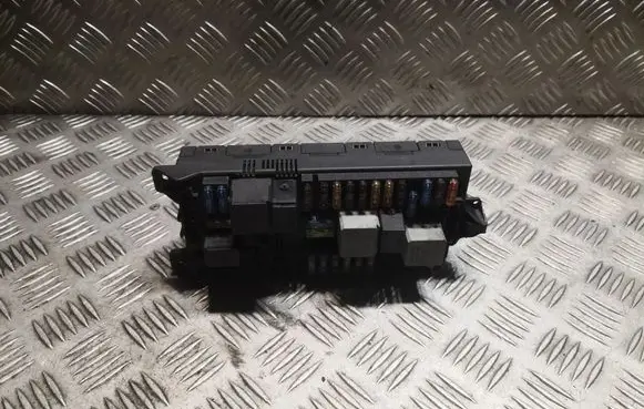 Mercedes-Benz E W211 Fuse box set 2115457401 A2115457401