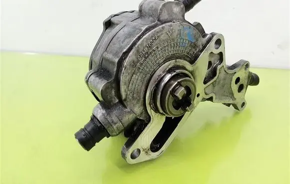 Volkswagen PASSAT B6 Electric auxiliary coolant/water pump 038145209K