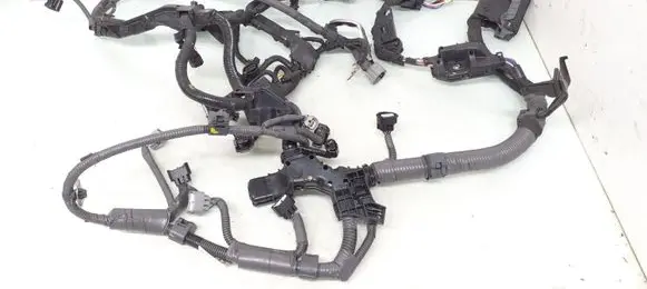 Toyota Auris E180 Engine installation wiring loom 821210ZD50 103051