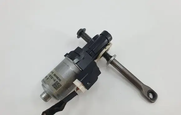 KIA Sorento Seat adjustment motor 1524411 AE8640001381