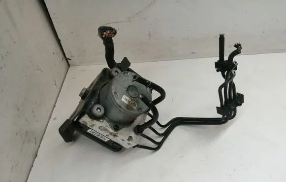 Hyundai ix35 ABS Pump 589202Y620
