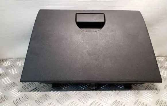 Jeep Patriot Glove box 