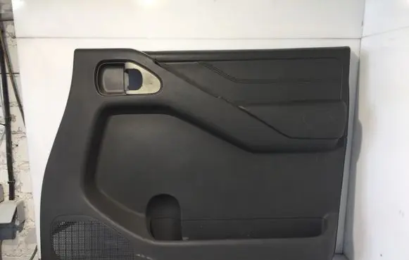 Nissan Navara D40 Front door card panel trim 809004X34A 0F511634 1040089